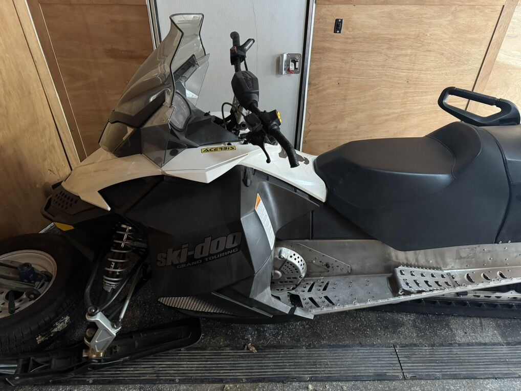 2014 Skidoo Grand Touring 550 F
