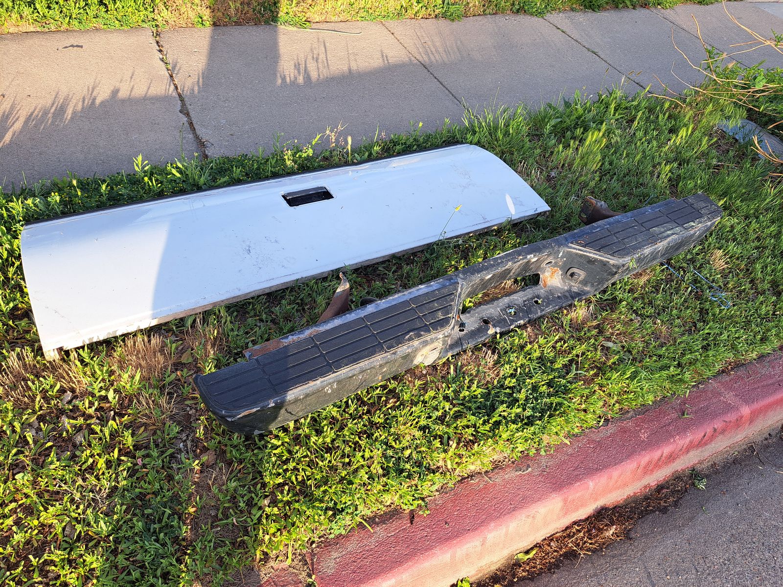 Still available Free Bumper & tailgate 90something Gm/Chev