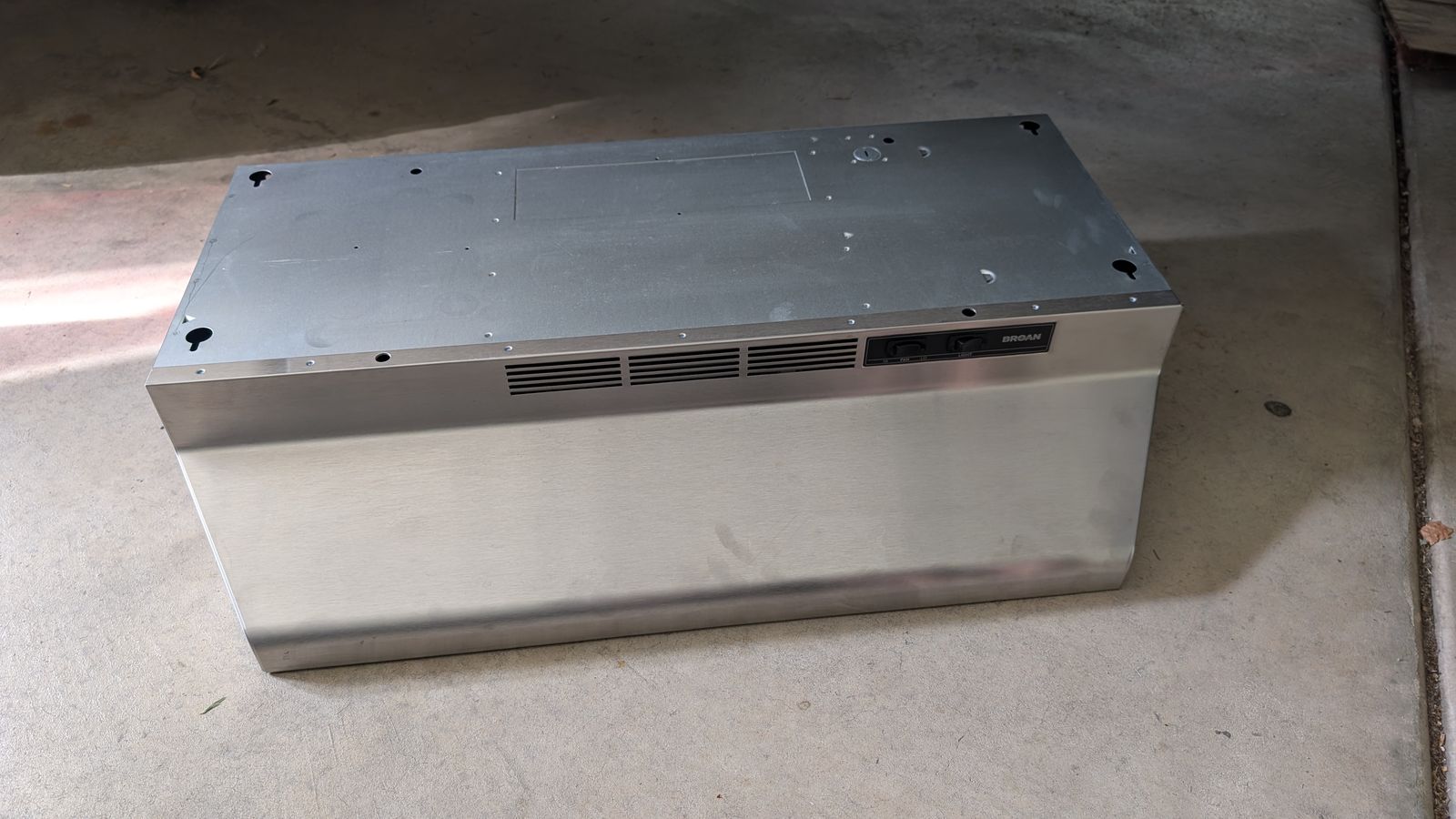 Broan under-cabinet range hood