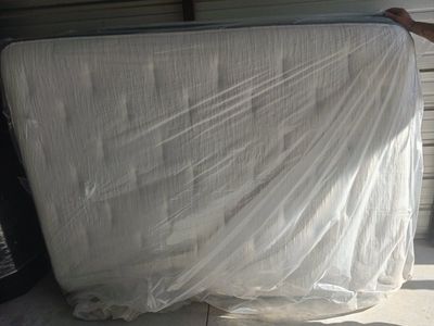 queen adjustable bed