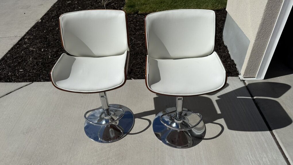 Stools - Adjustable Height