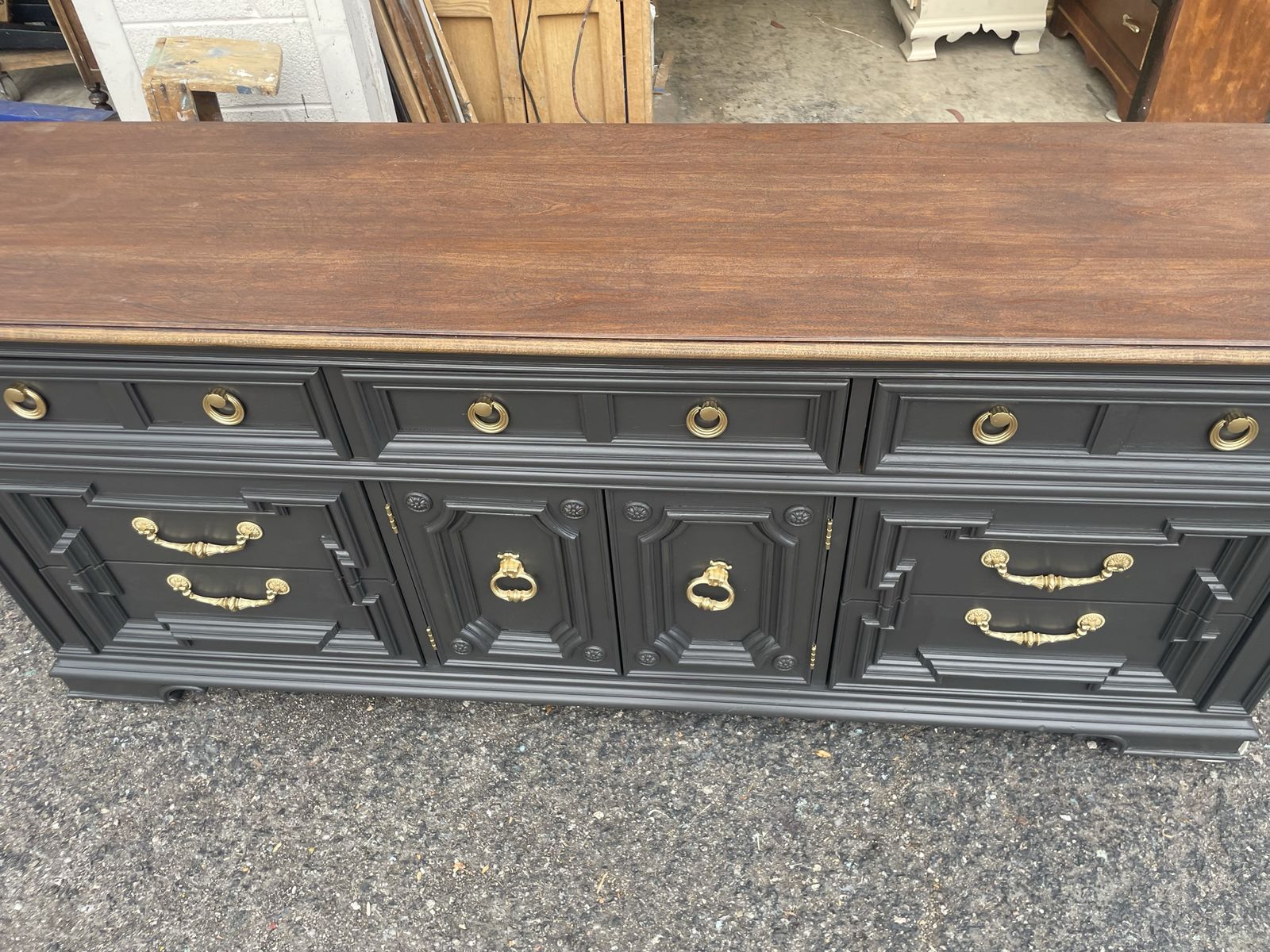DRESSER 9 DRAWERS 