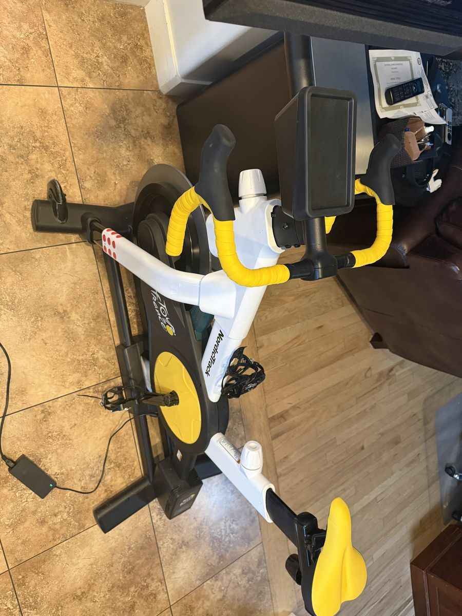 NordicTrack NTEXTDF25 TDF Tour de France Indoor Exercise Bike 24" Screen