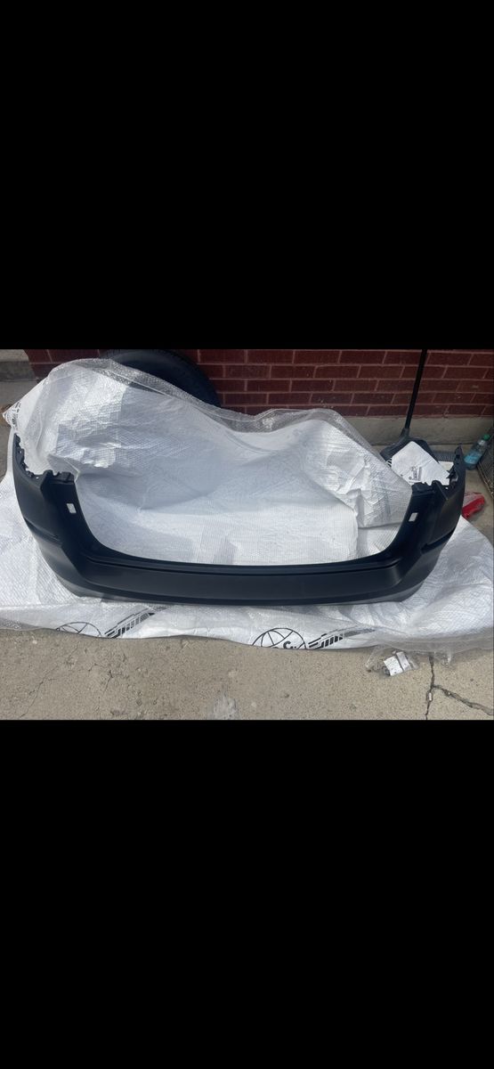 Hyundai Tucson Rear Bumper and Spoiler