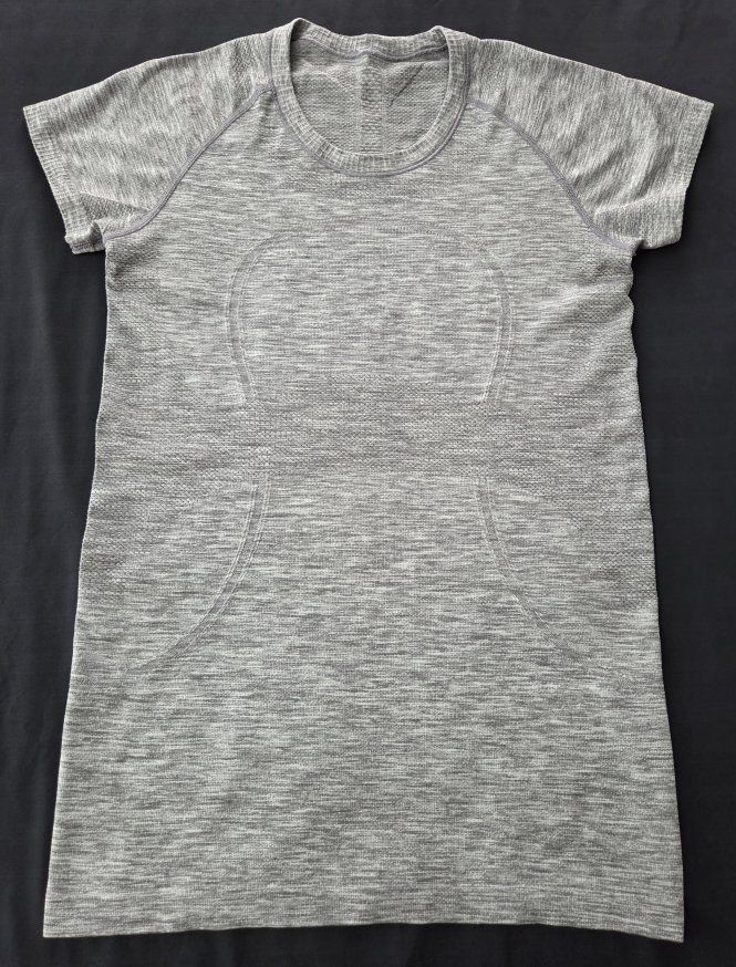 Ladies Lululemon Swiftly Tech crew short sleeve top gray size 8