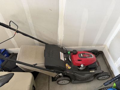 Honda HRX217 Gas Mower