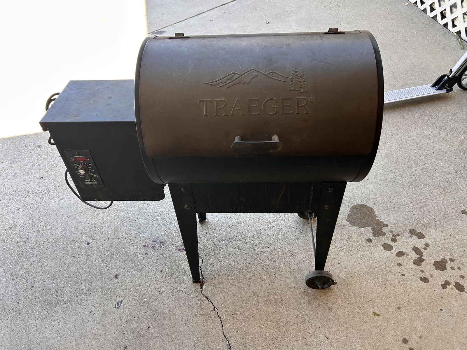 Traeger Junior Elite 20 - free; not working