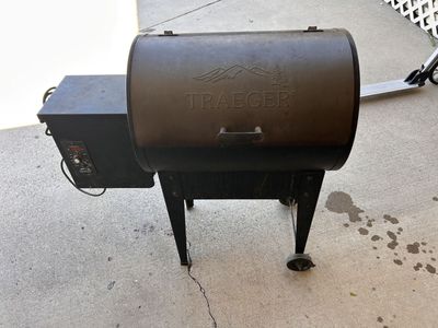 Traeger Junior Elite 20 - free; not working