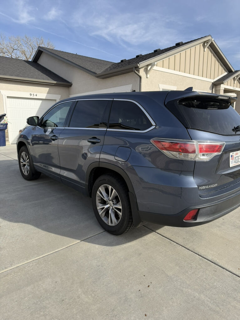 2015 TOYOTA HIGHLANDER LE