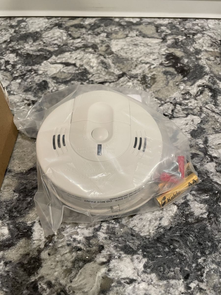 Kidde Smoke & Carbon Monoxide Detector with Voice Alerts, Battery Powered, Combination Smoke & CO Alarm, (Pack of 4)