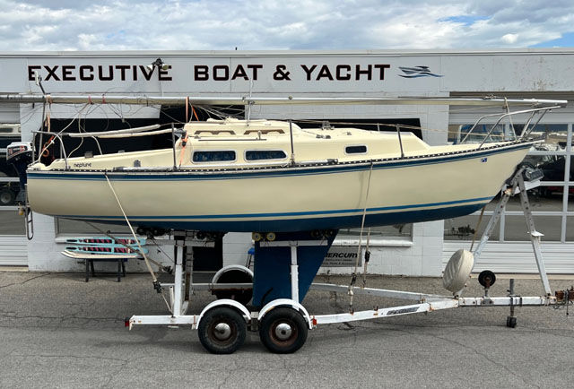 1982 24' Capital Yachts Neptune 24 Sailboat REDUCED