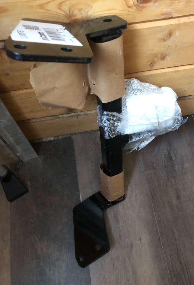 %+ Trailer Hitch Curt 11076 Class 1 for 2000-2005 Volkswagen Passat Sedan, Wagon