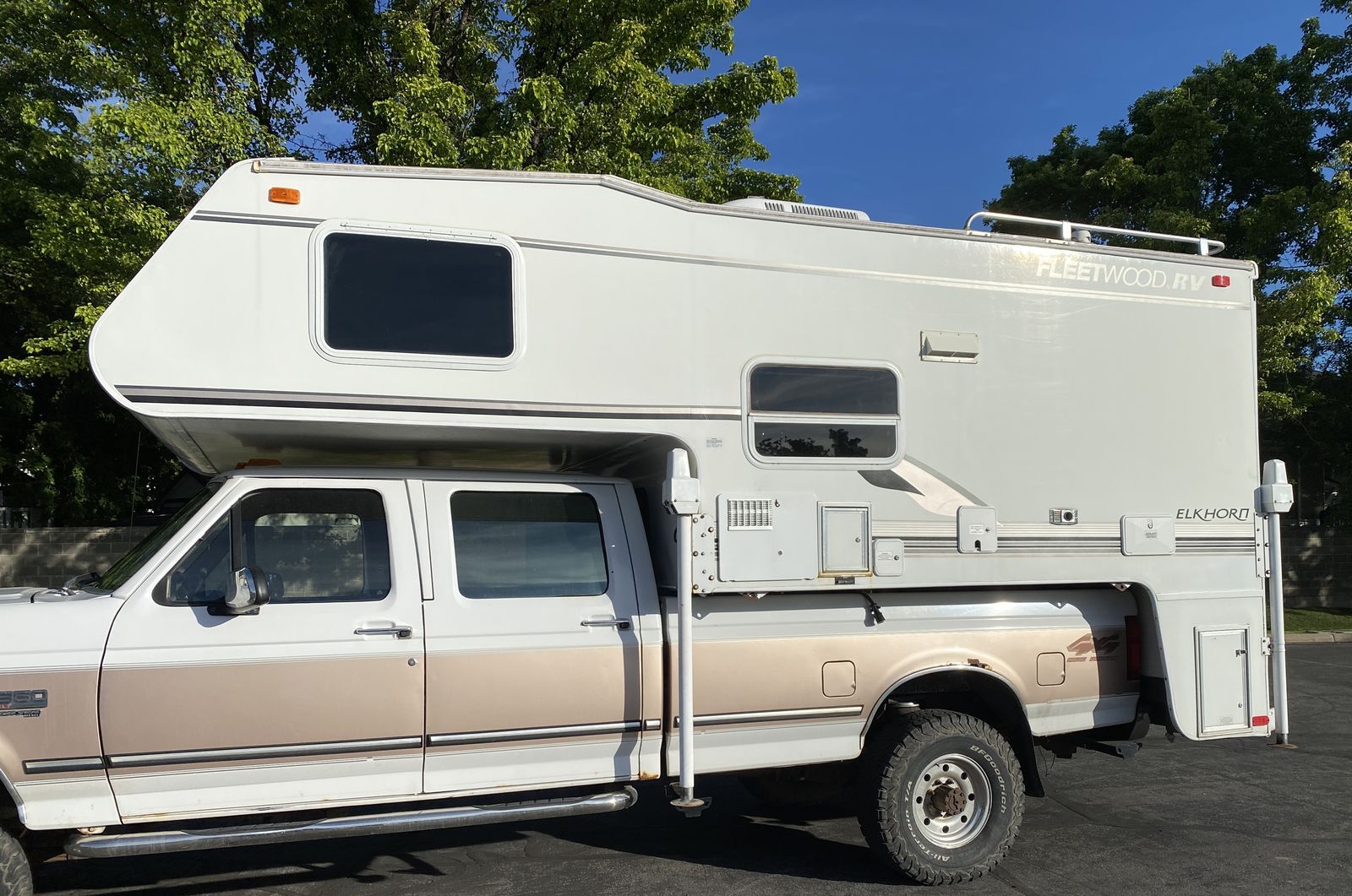 2001 Fleetwood ElkHorn Camper