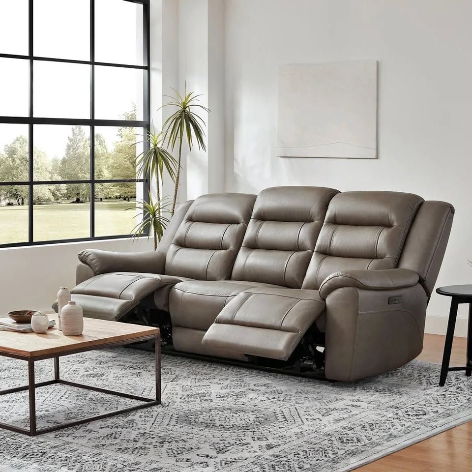 LAST CHANCE DEAL – Power Reclining Leather Sofa