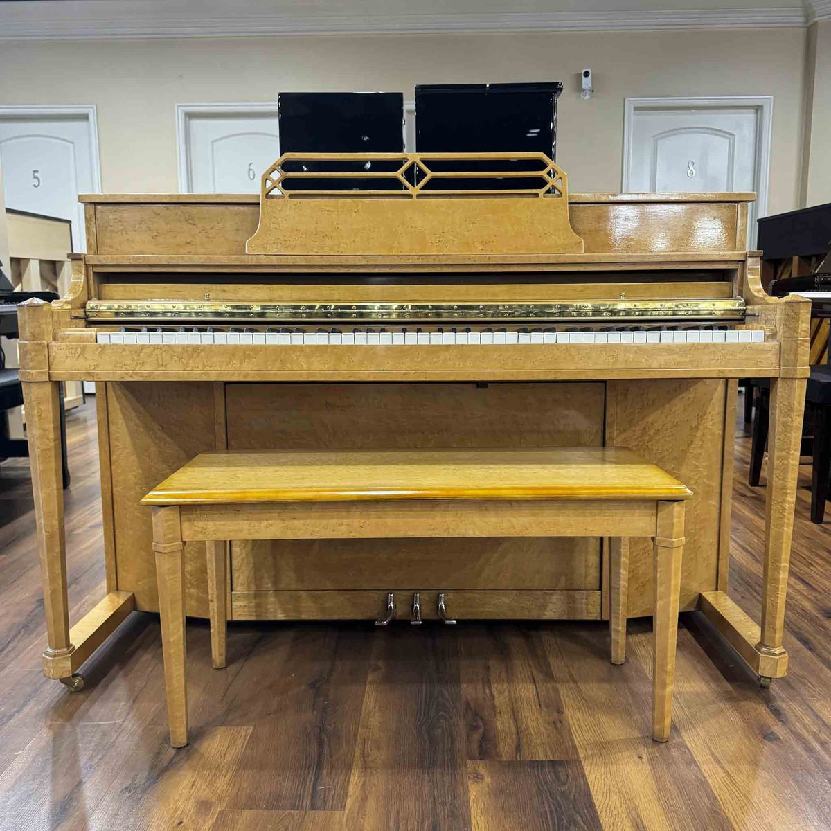 VIDEO OF LIKE-NEW SMALL UPRIGHT PIANO
