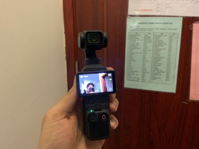 DJI Osmo Pocket 4