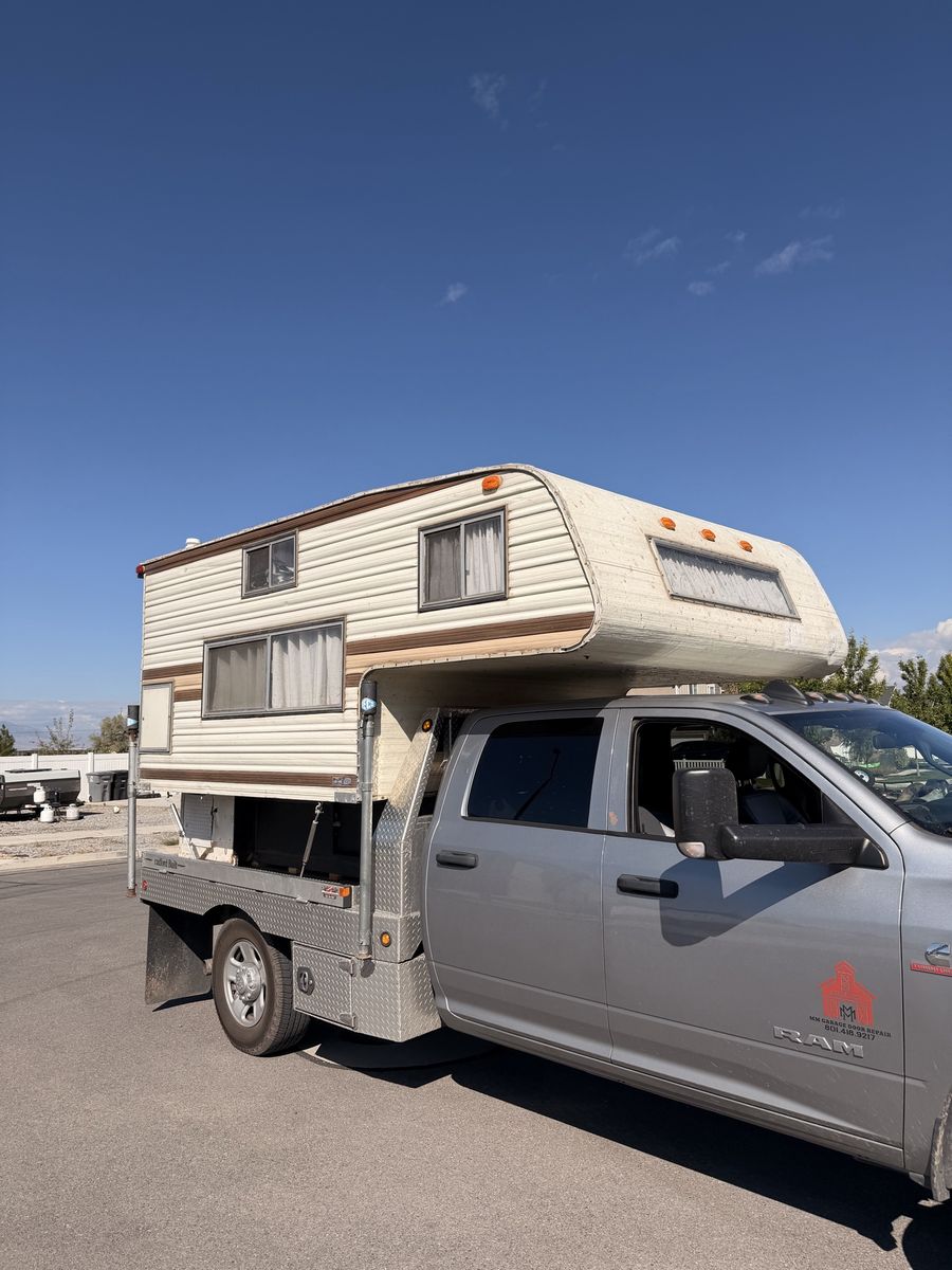 1982 Six-Pac Long / Short Bed Truck Camper (GEM)