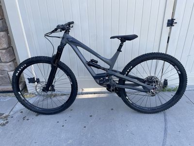 YT Industries Capra AL Mountain Bike - Large - Full Suspension, DT Swiss Wheels