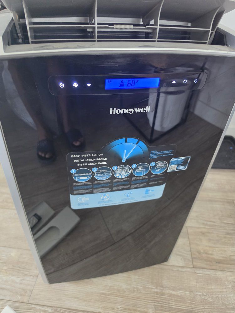 Honeywell MM14CCS 14,000 BTU Portable Air Conditioner with Remote Control