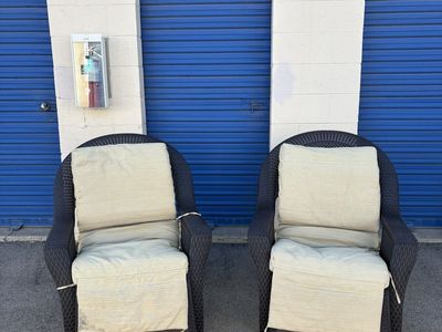 Outdoor Resin Wicker Patio Chairs Set of 2 with Cushions
