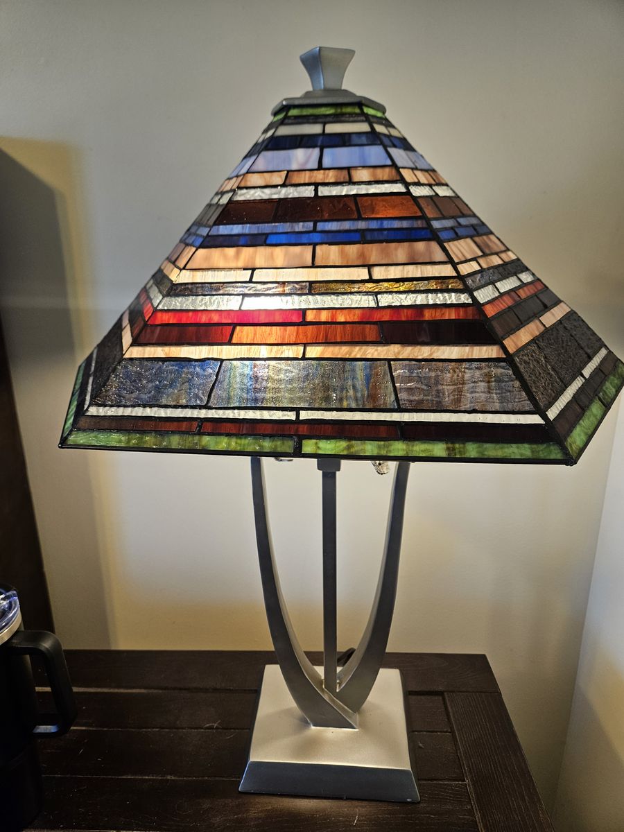 Stunning Tiffany Style Lamp