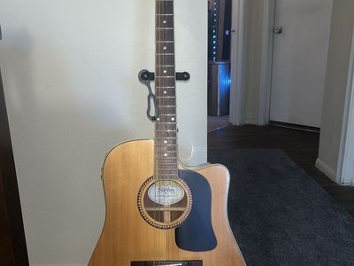 Washburn Acoustic Guitar Dreadnought Full Size Natural Finish