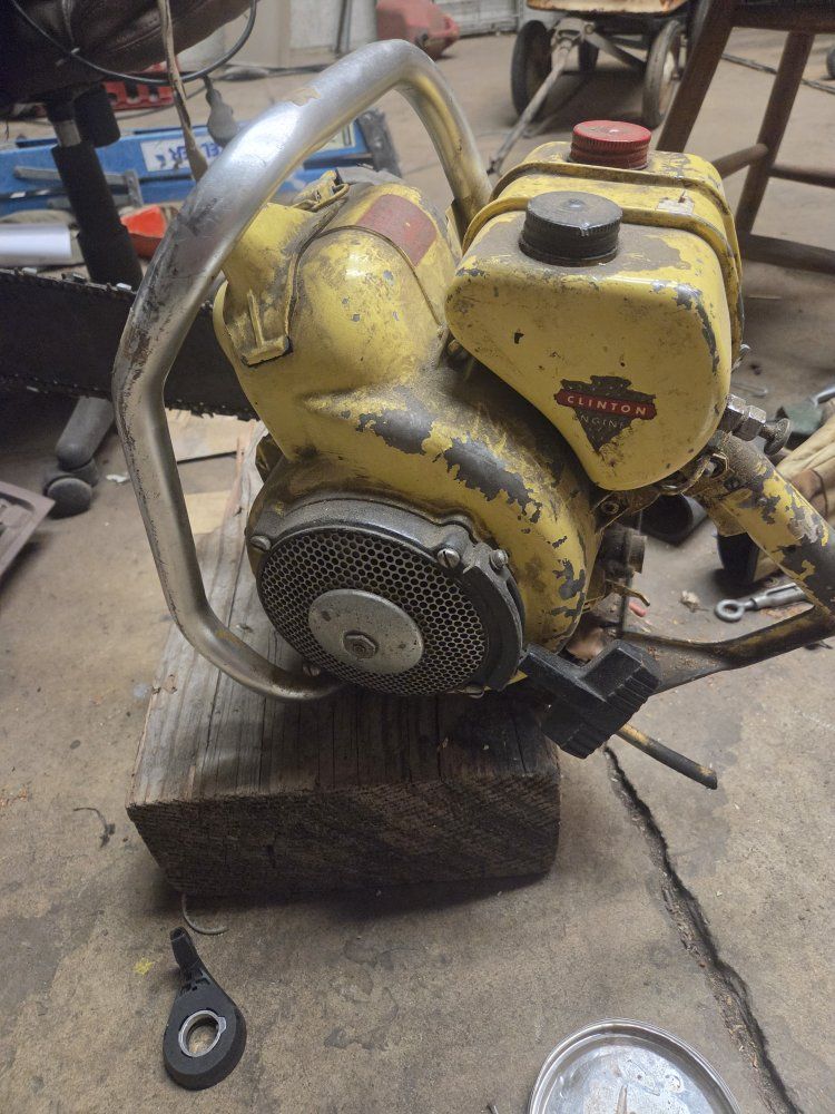 Vintage Clinton Chain Saw D55 - Classic Yellow Chainsaw for Collectors/Restoration
