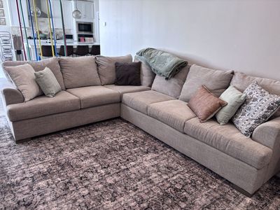 RC Willey 6 Person Sectional