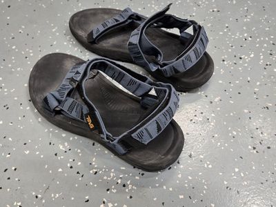 Men's Teva Blue Patterned Strap Sandals Size 10