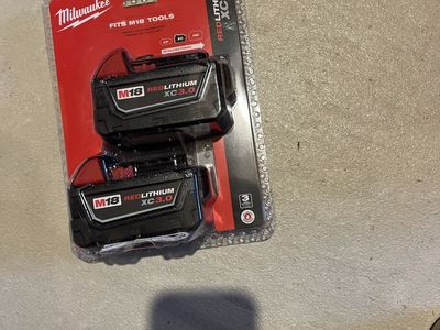 Milwaukee M18 REDLITHIUM XC3.0 Battery 2-Pack (48-11-1822)
