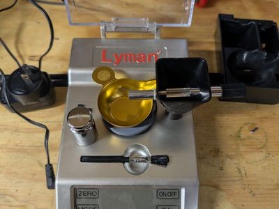 Lyman accu touch 2000 powder scale