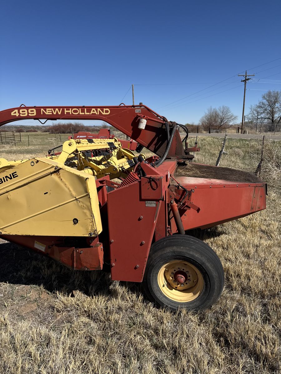 499 New Holland Swather