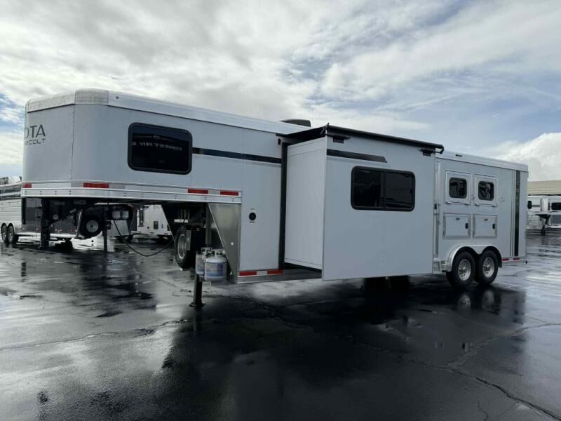 New 2026 Lakota Colt LQ 3 Horse CO8311