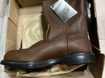 New Red Wings Mens 12