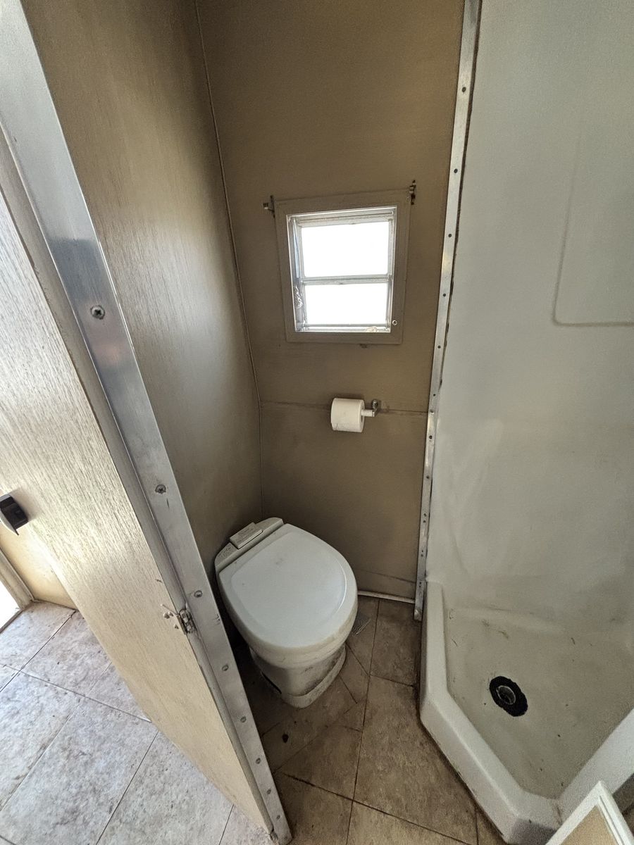 Main image 6