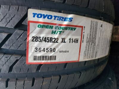 285/45r22 toyo open country ht