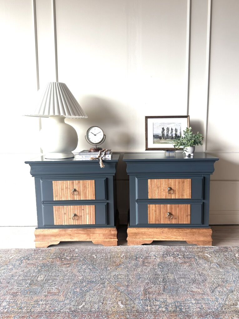 Beautiful nightstand Pair