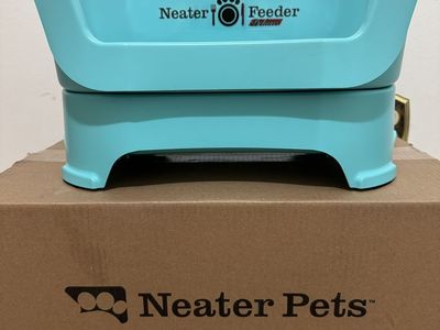 Neater Feeder Medium with Standard Bowls