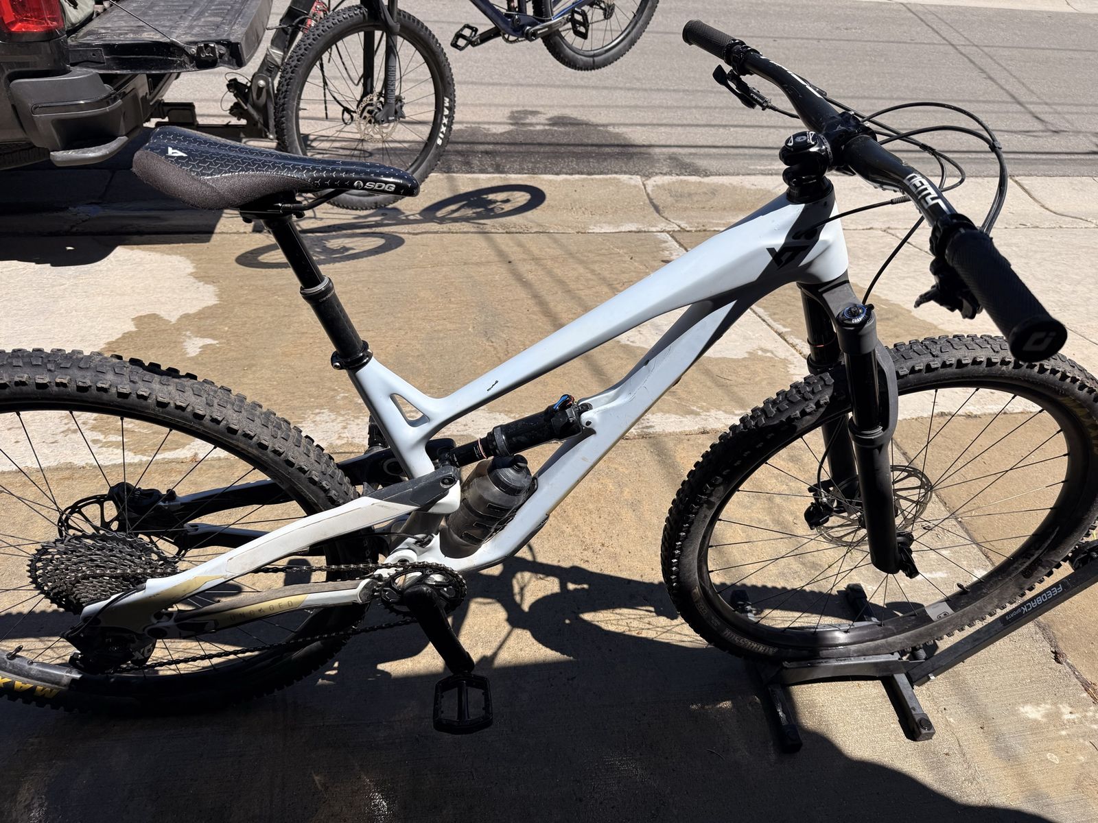 YT jeffsey Carbon Med