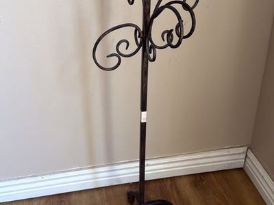 Decorative Wrought Iron Jewelry Stand