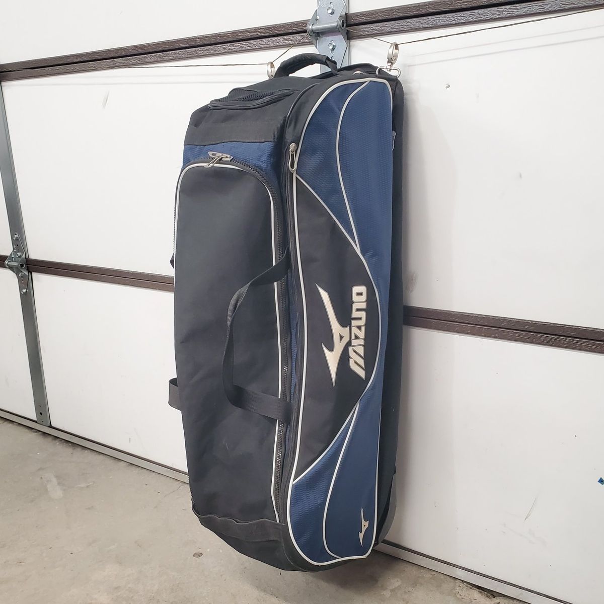 Mizuno Wheeled Gear Bag- Baseball Softball Catcher