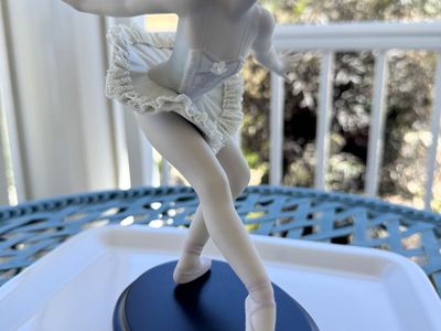 Lladro Ballerina "Curtain Call", #5814 with Box! - READ