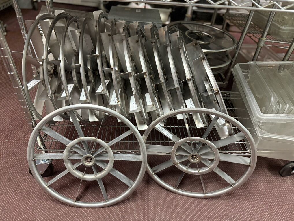 New And Used And Pizza CUTTERS deep Pans, pizza trays ,food containers ,small wares