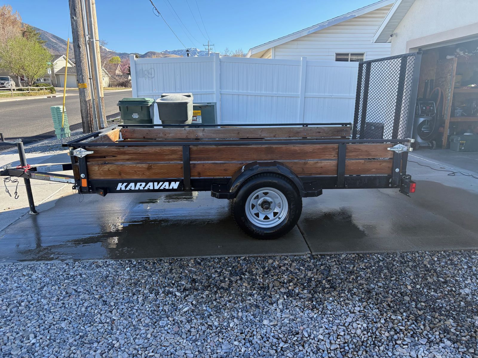 karavan 5 X 10 utility trailer