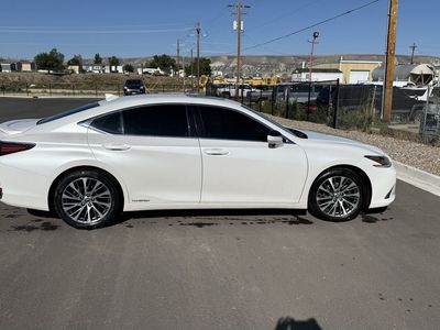 2019 Lexus ES 300h Luxury