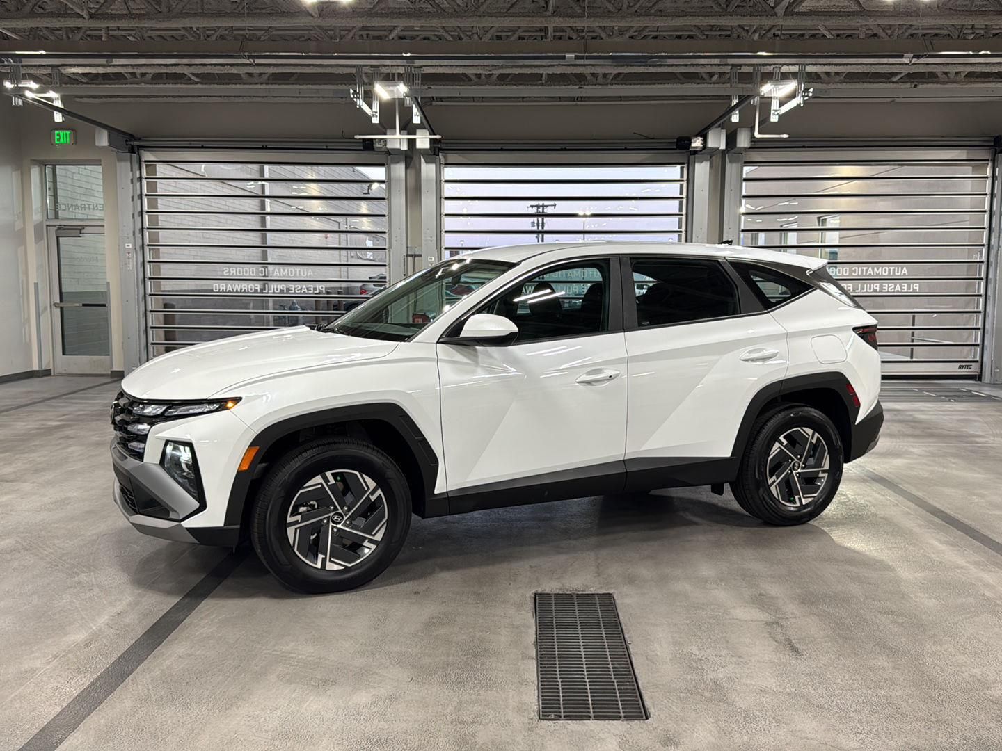 2026 Hyundai Tucson Hybrid Blue SE