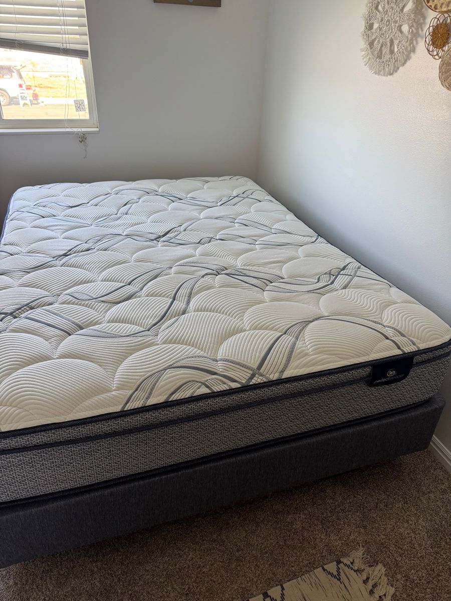 Queen Mattress, Box Spring & Frame