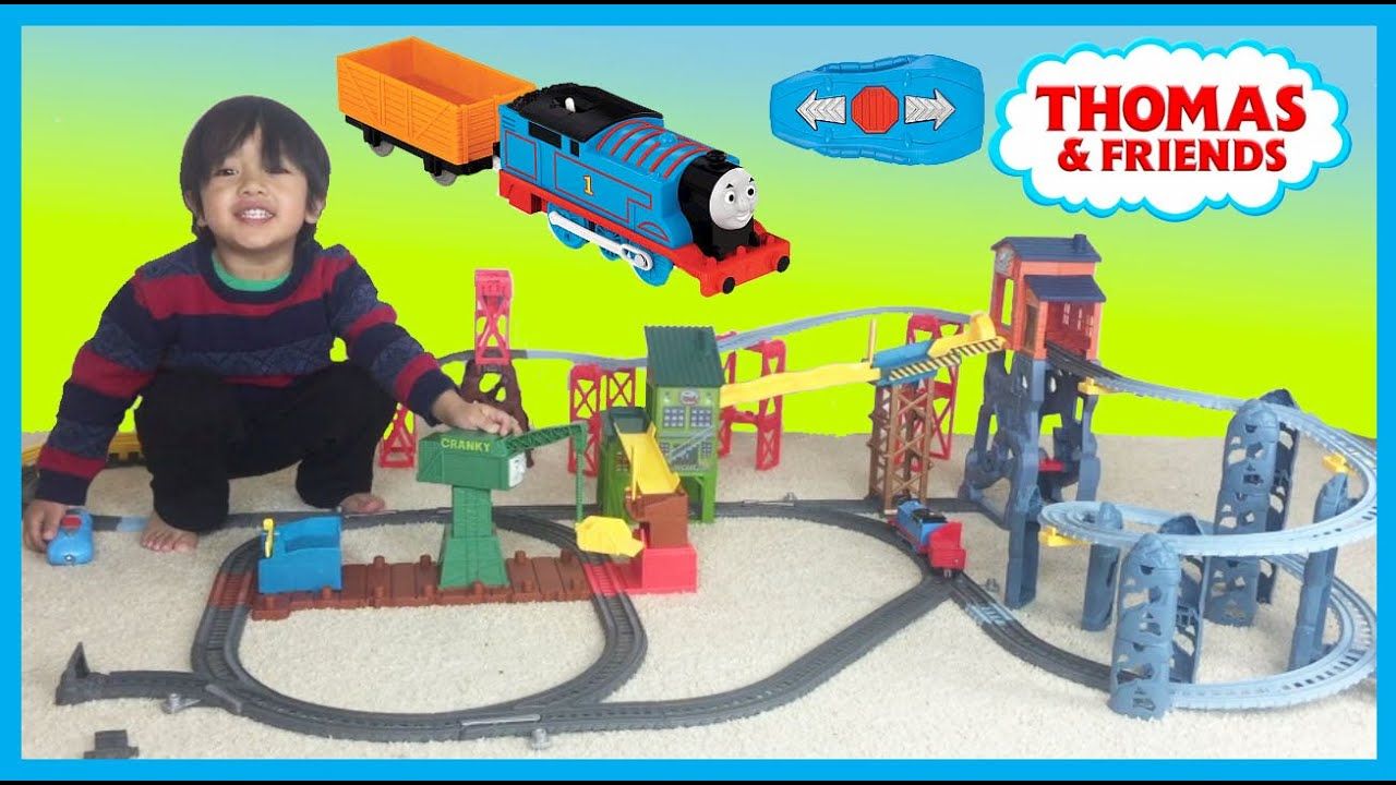 Thomas & Friends TrackMaster Mad Dash to Sodor Remote Control Train Set