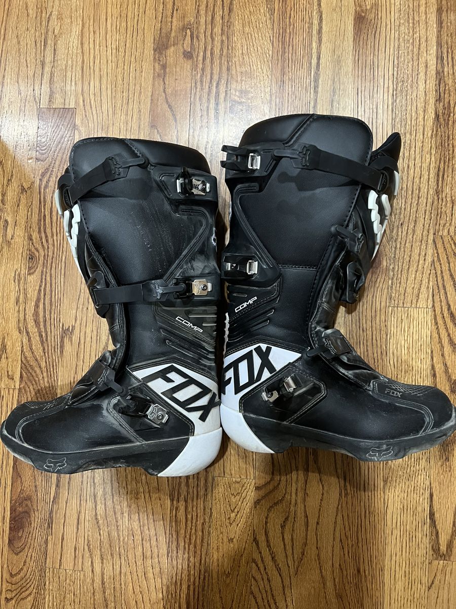 Fox Boots Size 9