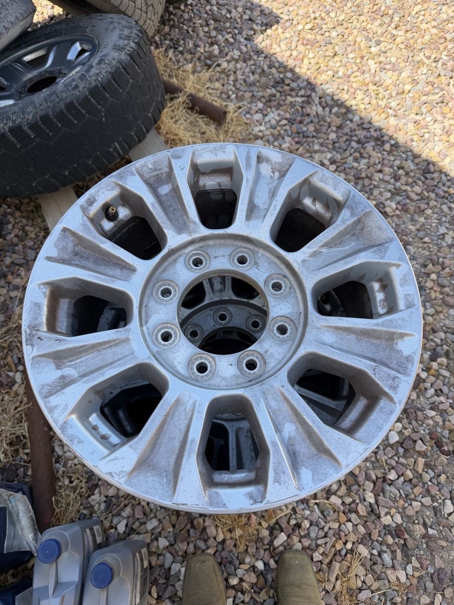2017-2022 F-350 stock rims 18” with spare